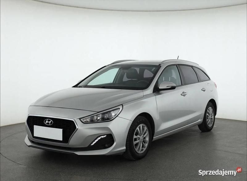 Używany Hyundai i30 2019 Srebrny Kombi
