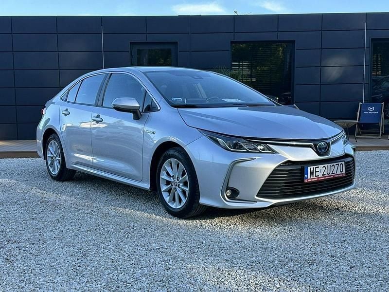 Srebrny (metalik) Używany 2020 Toyota Corolla Sedan/Limuzyna | 72 800 zł (Uczciwa cena) - Obraz 1/3