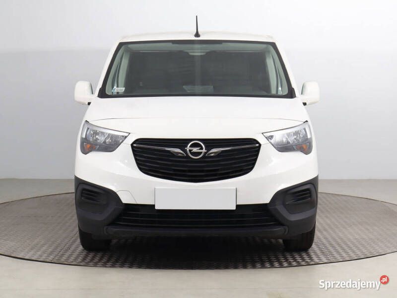 Biały Używany 2019 Opel Combo Minivan | 48 999 zł - Obraz 1/4