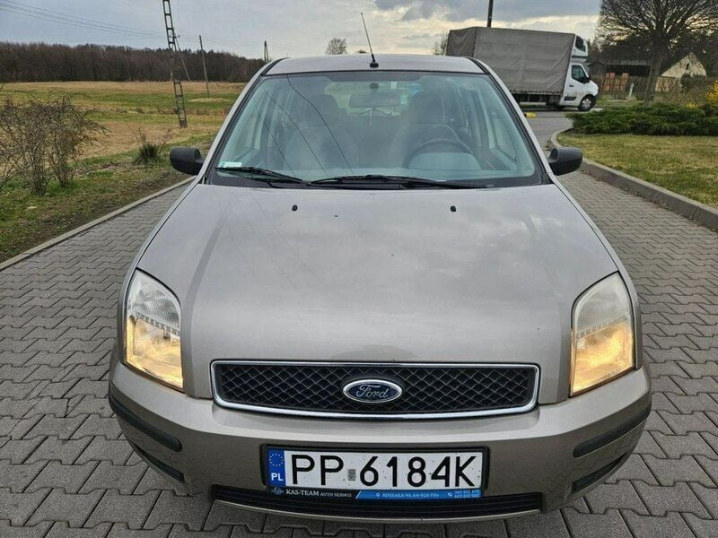 Używany Ford Fusion 80 KM (58 kW) 2004 Beżowy (metalik) Sedan/Limuzyna