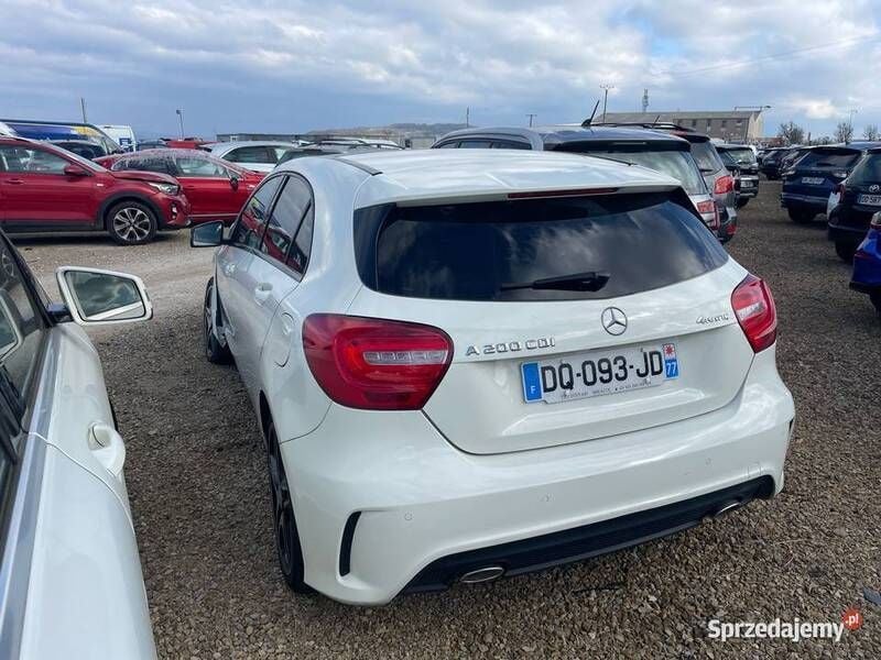 Używany Mercedes A200 136 KM (100 kW) 2015 Biały Hatchback