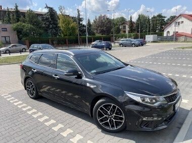 Czarny Używany 2019 Kia Optima 2 Kombi | 99 000 zł (Drogi) - Obraz 1/4