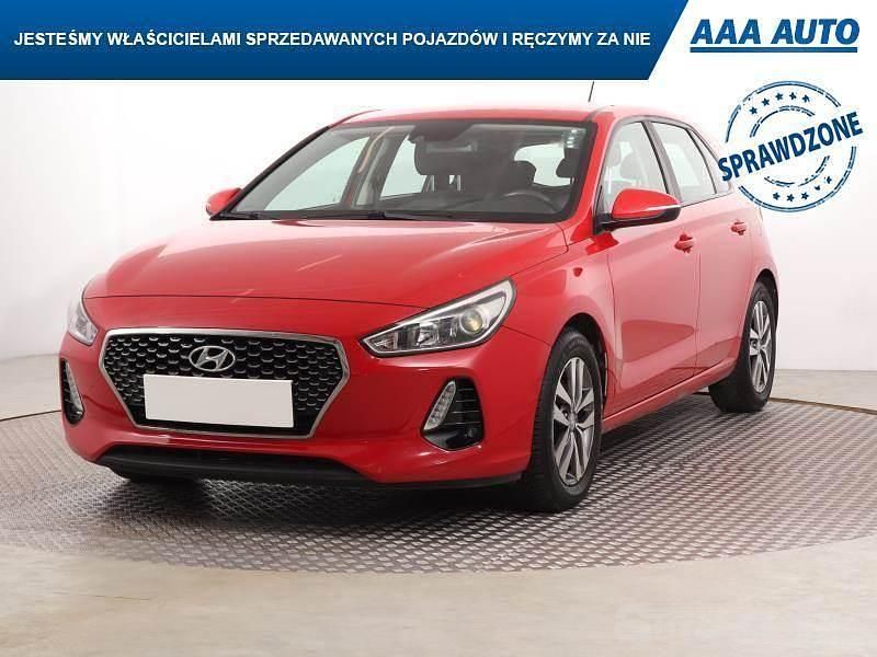 Używany Hyundai i30 120 KM (88 kW) 2017 Czerwony