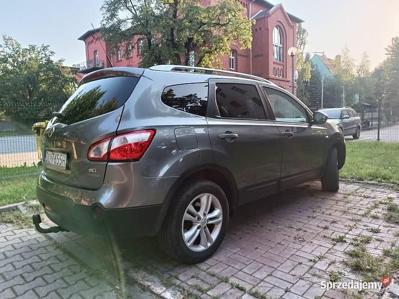 Szary Używany 2011 Nissan Qashqai +2 SUV | 28 000 zł - Obraz 1/4
