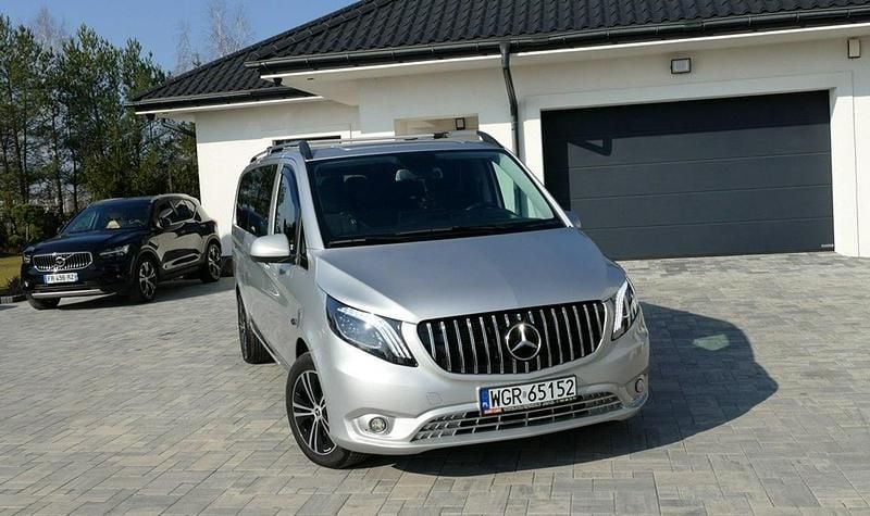 Używany Mercedes V200 136 KM (100 kW) 2017 Srebrny (metalik) Minivan