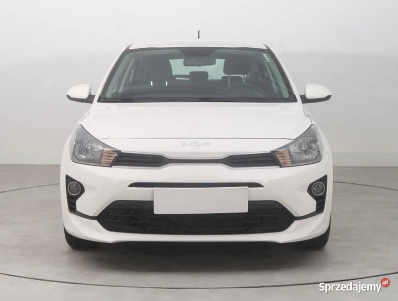 Używany Kia Rio 2021 Biały Hatchback