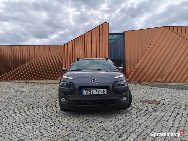 Szary Używany 2015 Citroën C4 Cactus Hatchback | 34 200 zł (Uczciwa cena) - Obraz 1/4
