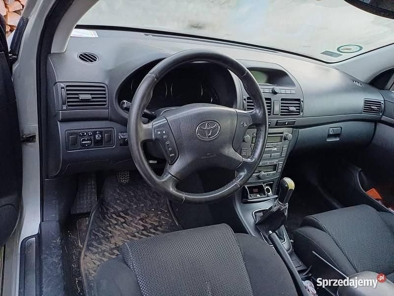 Srebrny Używany 2003 Toyota Avensis Kombi | 4500 zł (Dobra cena) - Obraz 1/4