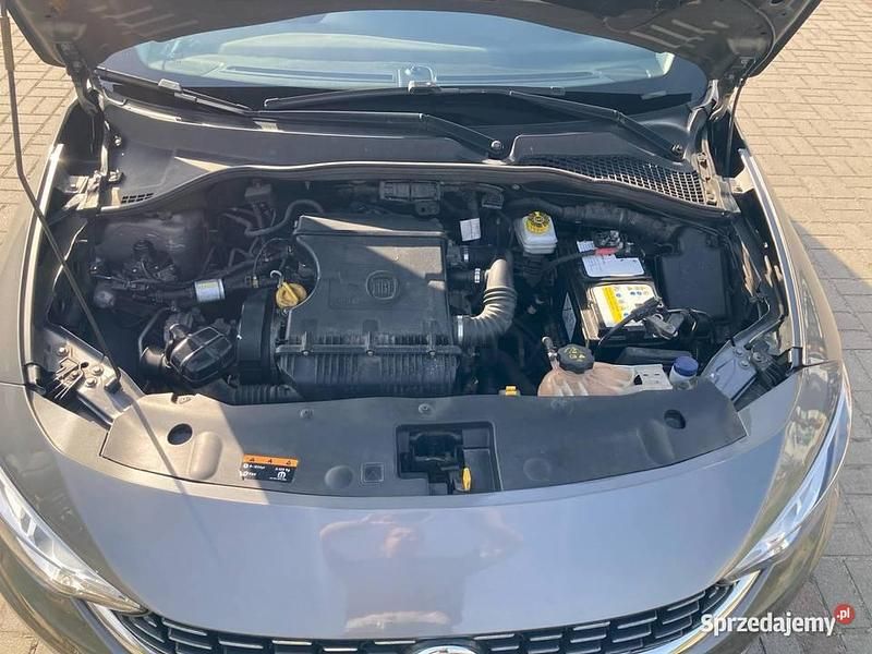 Używany Fiat Tipo 2019 Brązowy Sedan/Limuzyna