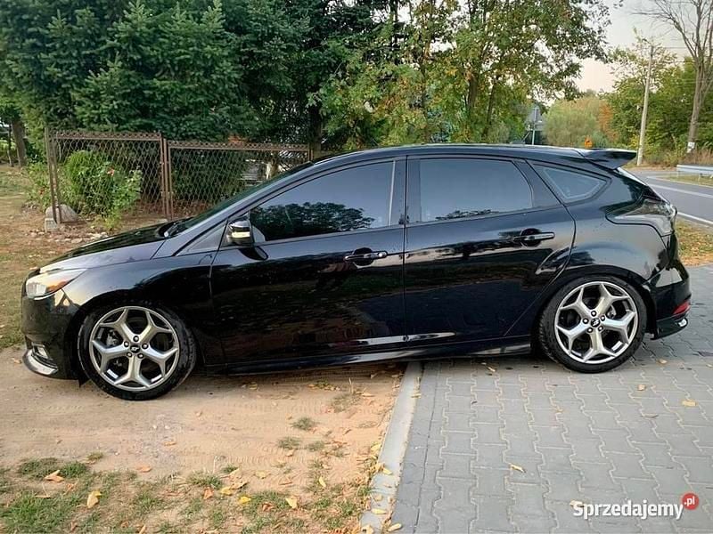 Czarny Używany 2017 Ford Focus ST Hatchback | 59 900 zł (Dość drogi) - Obraz 1/4
