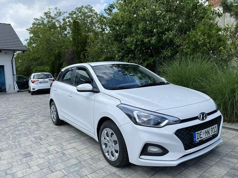 Biały Używany 2018 Hyundai i20 Hatchback | 46 900 zł (Dość drogi) - Obraz 1/4