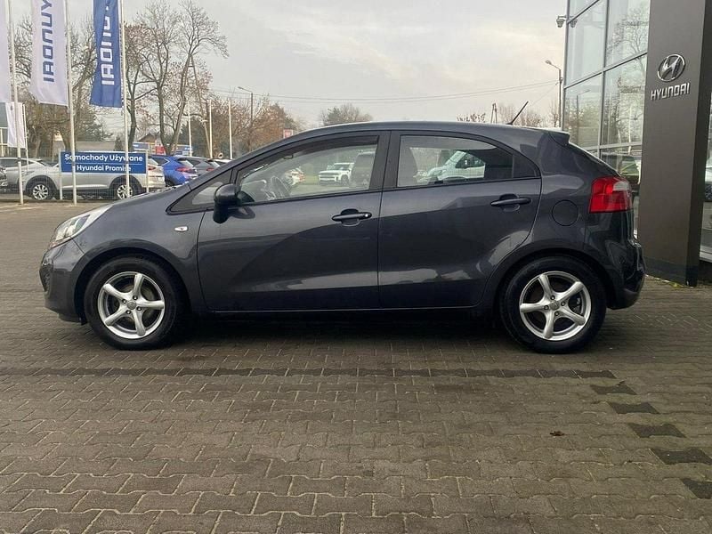 Używany Kia Rio 75 KM (55 kW) 2014 Grafitowy (metalik) Hatchback