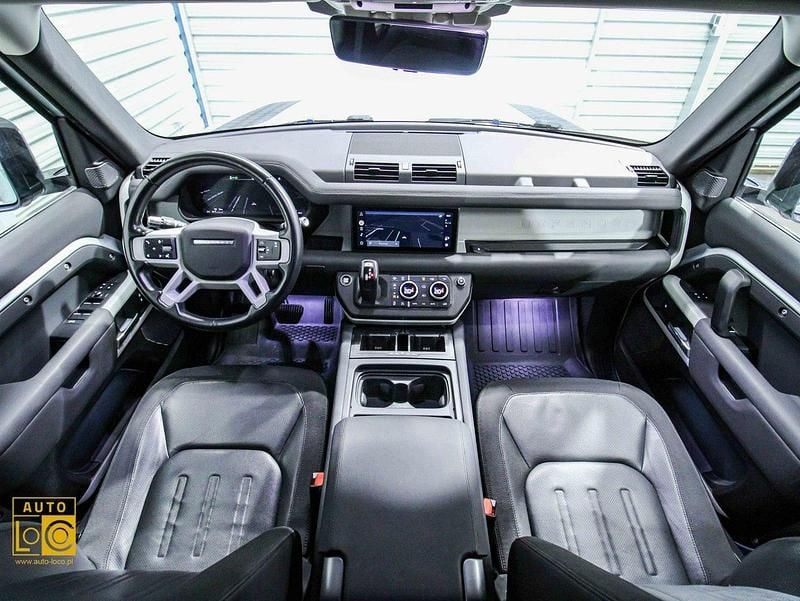 Używany Land Rover Defender 241 KM (177 kW) 2021 Srebrny (metalik) SUV