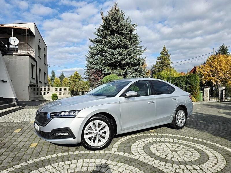 Srebrny Używany 2021 Skoda Octavia Ambition Sedan/Limuzyna | 81 800 zł (Uczciwa cena) - Obraz 1/4