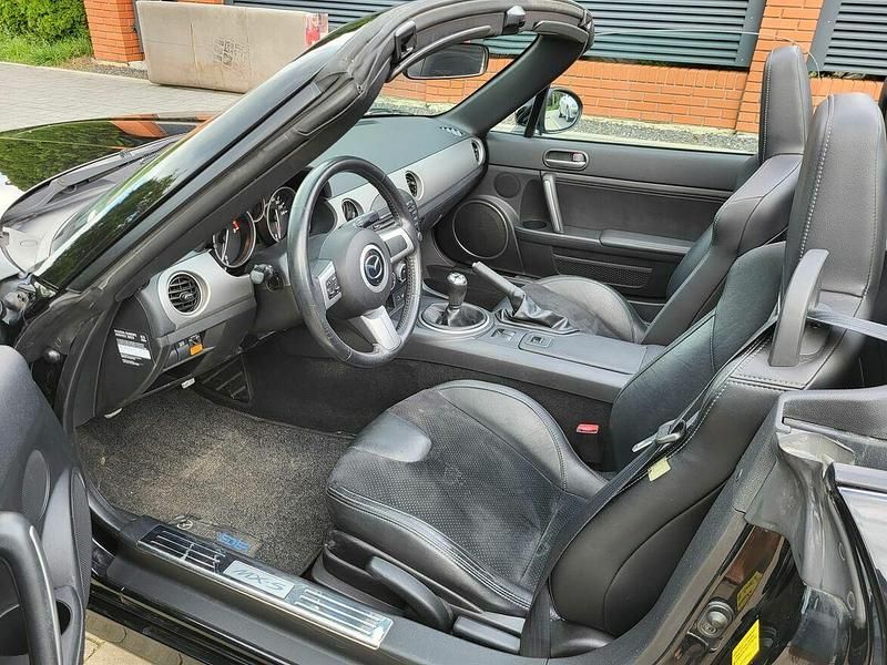 Używany Mazda MX5 Sports-Line 2010 Czarny Kabriolet