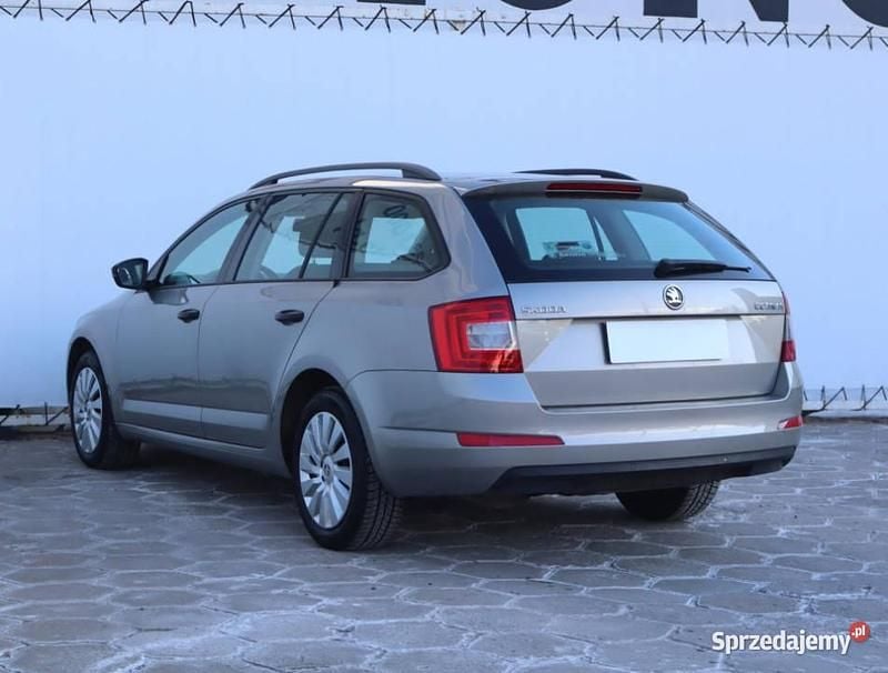 Używany Skoda Octavia 2016 Beżowy Kombi