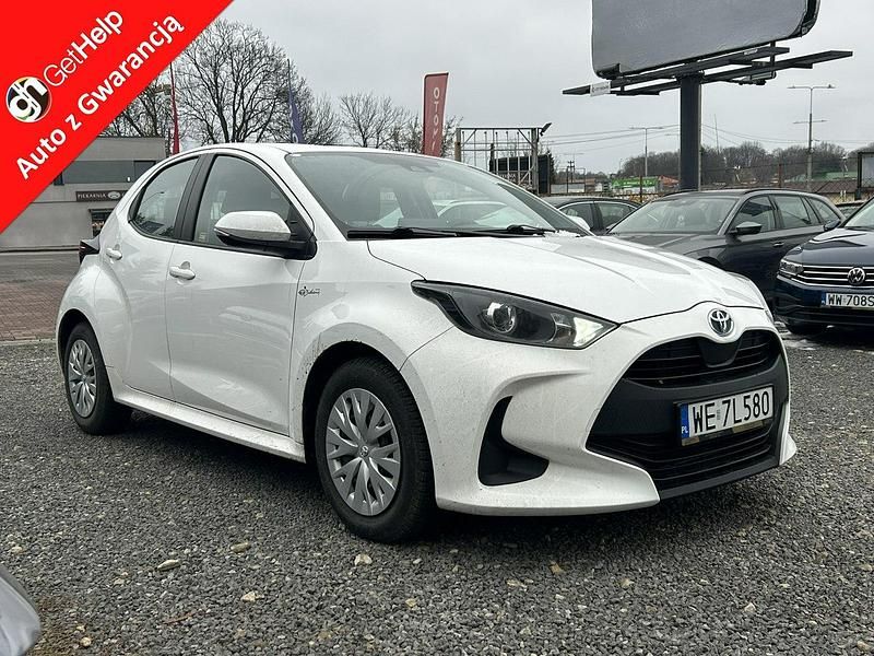 Biały (metalik) Używany 2022 Toyota Yaris Hybrid Hatchback | 54 900 zł (Dobra cena) - Obraz 1/4