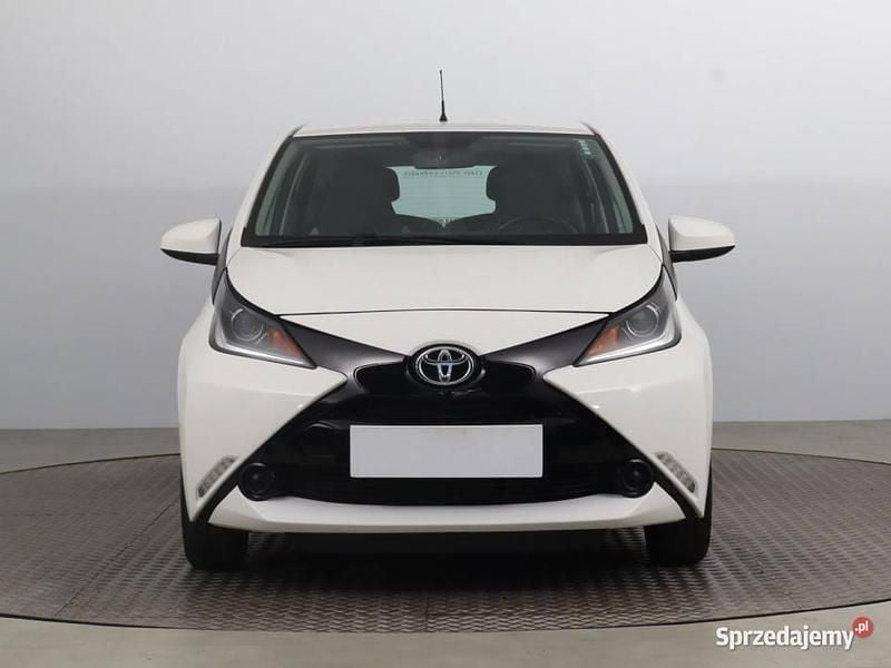 Biały Używany 2017 Toyota Aygo Hatchback | 37 999 zł (Uczciwa cena) - Obraz 1/4