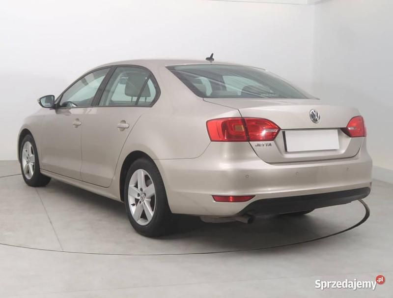 Używany VW Jetta 2012 Beżowy Sedan/Limuzyna