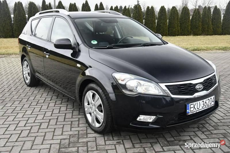 Czarny Używany 2010 Kia Ceed 2 Kombi | 15 900 zł (Uczciwa cena) - Obraz 1/4