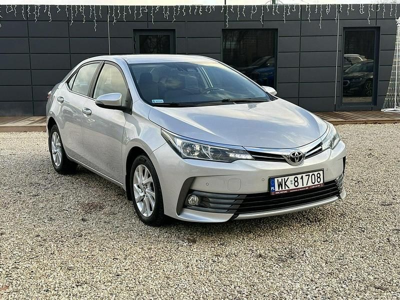 Srebrny (metalik) Używany 2018 Toyota Corolla Sedan/Limuzyna | 56 800 zł (Uczciwa cena) - Obraz 1/3