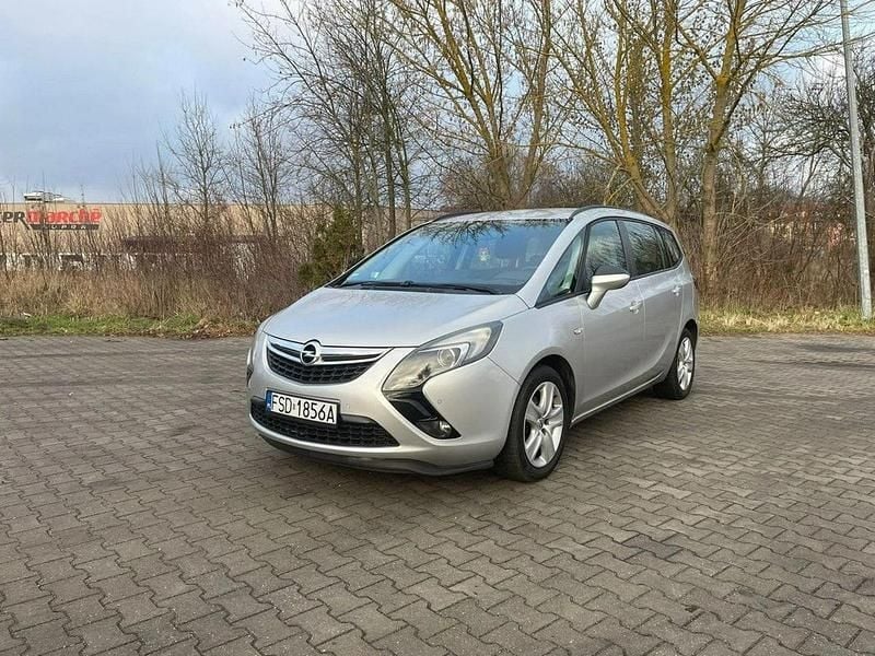 Używany Opel Zafira 140 KM (102 kW) 2015 Srebrny Minivan
