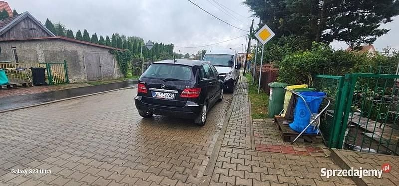 Używany Mercedes B180 2007 Czarny Minivan