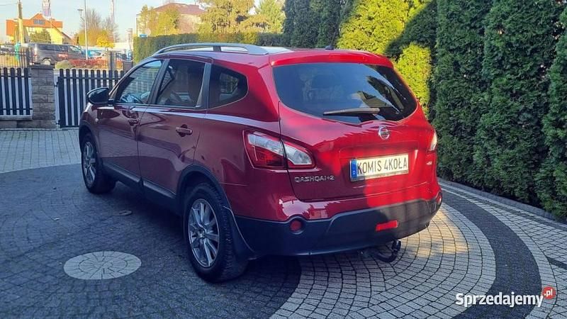 Używany Nissan Qashqai +2 150 KM (110 kW) 2011 Bordowy (metalik) SUV