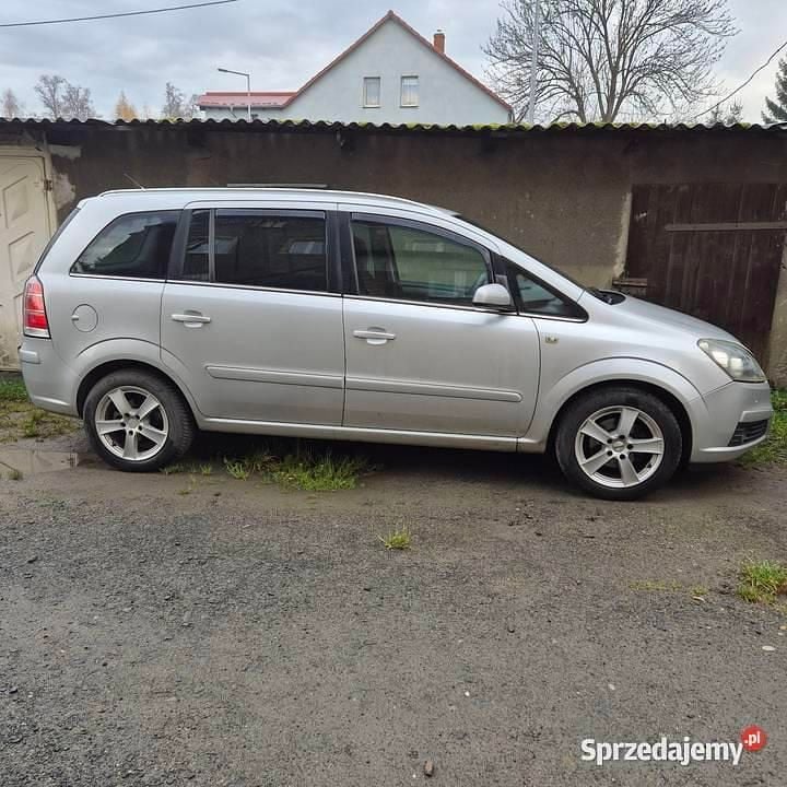 Używany Opel Zafira 2008 Srebrny Minivan