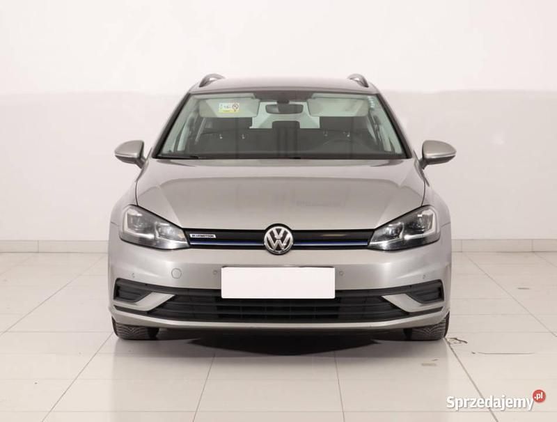Srebrny Używany 2020 VW Golf VII Kombi | 49 999 zł (Dobra cena) - Obraz 1/4