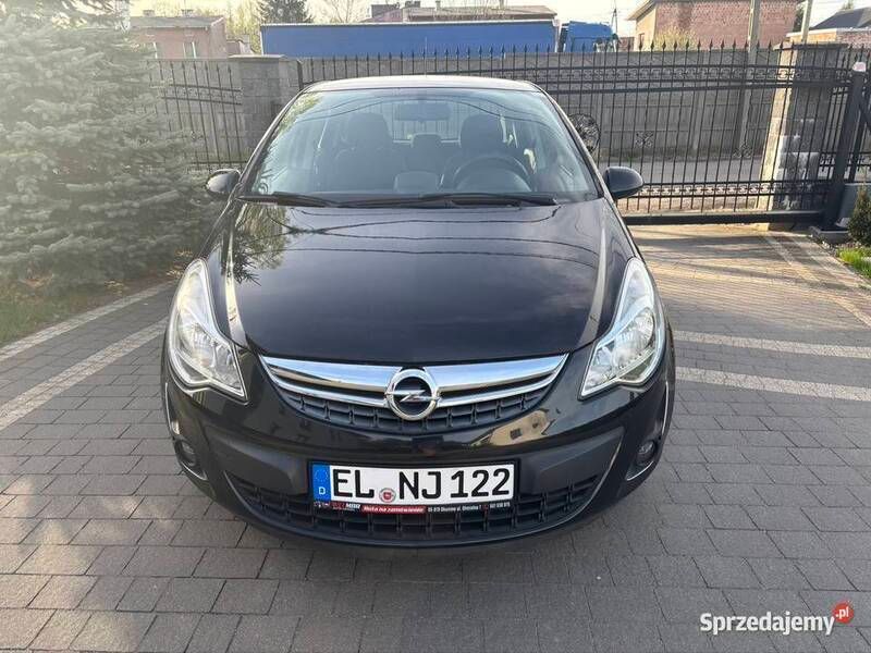 Czarny Używany 2013 Opel Corsa Hatchback | 20 900 zł (Uczciwa cena) - Obraz 1/4