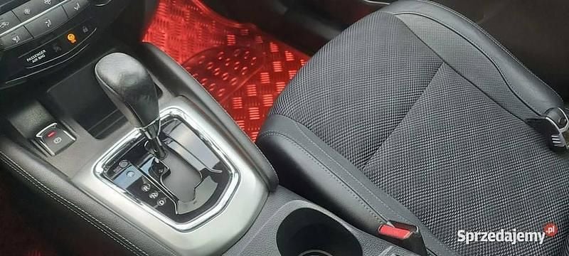 Używany Nissan Qashqai Tekna 2015 Czerwony SUV