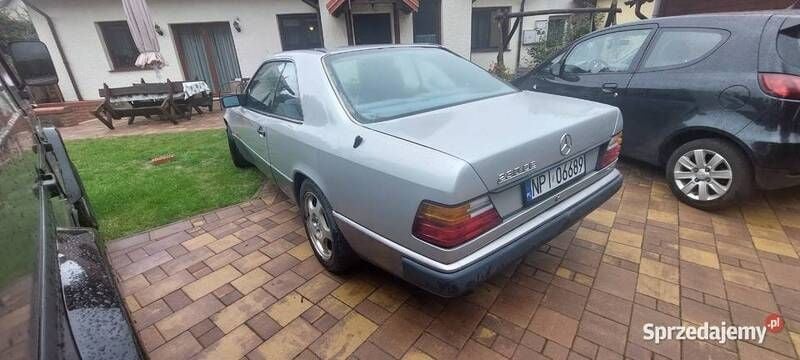 Używany Mercedes 230 1987 Grafitowy Coupe