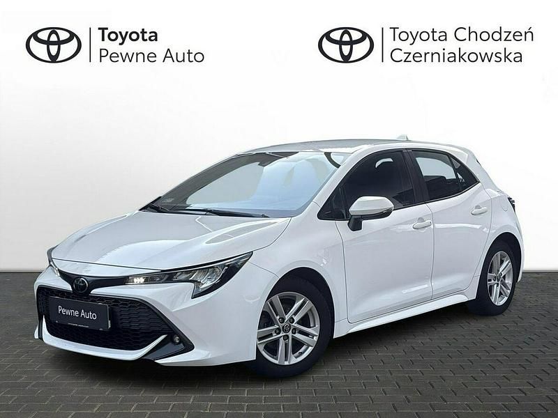 Biały (metalik) Używany 2021 Toyota Corolla Comfort Hatchback | 69 900 zł (Uczciwa cena) - Obraz 1/4