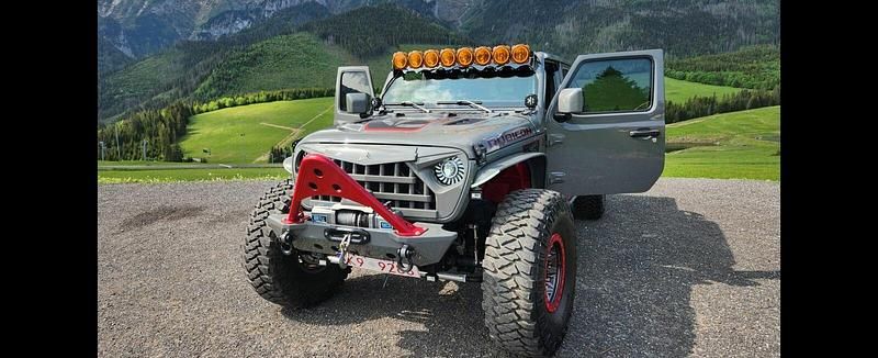 Szary Używany 2021 Jeep Gladiator Rubicon SUV | 275 000 zł - Obraz 1/4