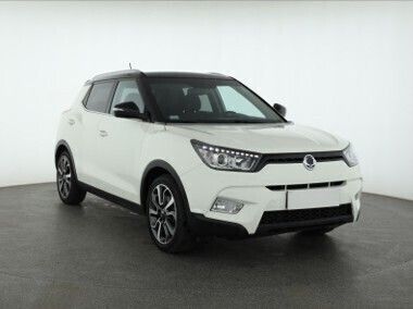 Biały Używany 2015 Ssangyong Tivoli SUV | 39 999 zł (Uczciwa cena) - Obraz 1/4