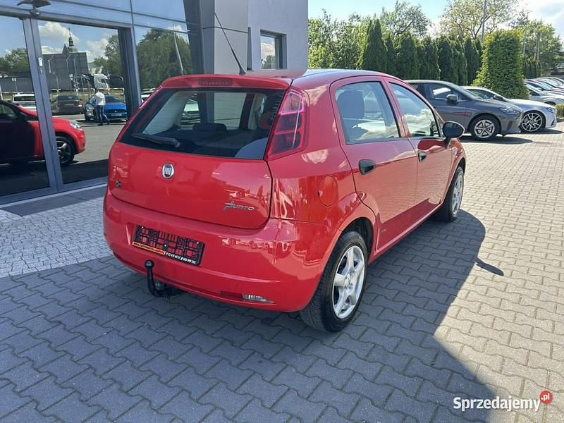 Używany Fiat Punto 77 KM (56 kW) 2009 Czerwony Hatchback