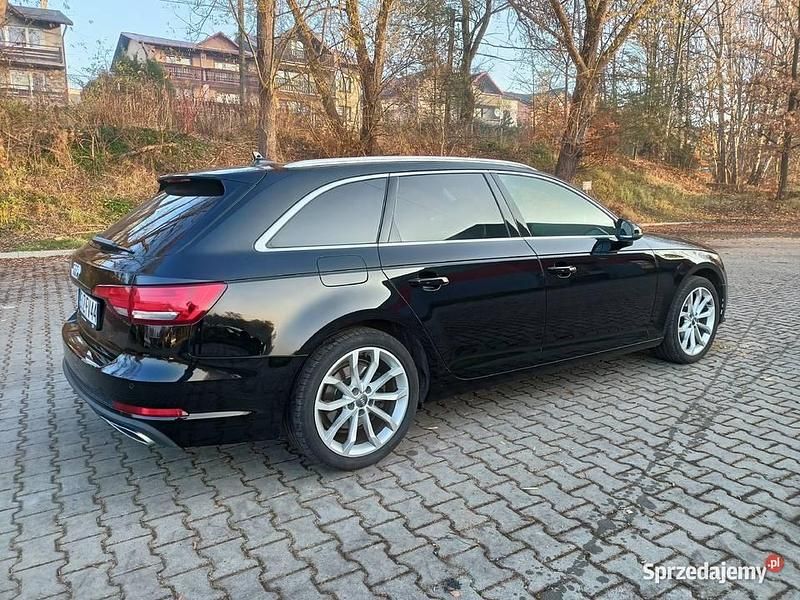 Czarny Używany 2019 Audi A4 Kombi | 80 000 zł - Obraz 1/4