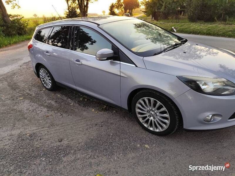 Używany Ford Focus 140 KM (102 kW) 2012 Szary Sedan/Limuzyna
