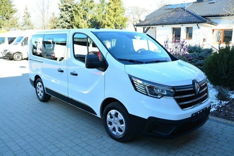 Biały Używany 2022 Renault Trafic Van | 94 900 zł - Obraz 1/4