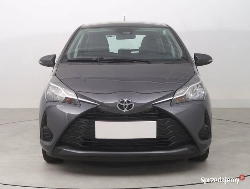 Szary Używany 2019 Toyota Yaris Hatchback | 51 499 zł (Uczciwa cena) - Obraz 1/4
