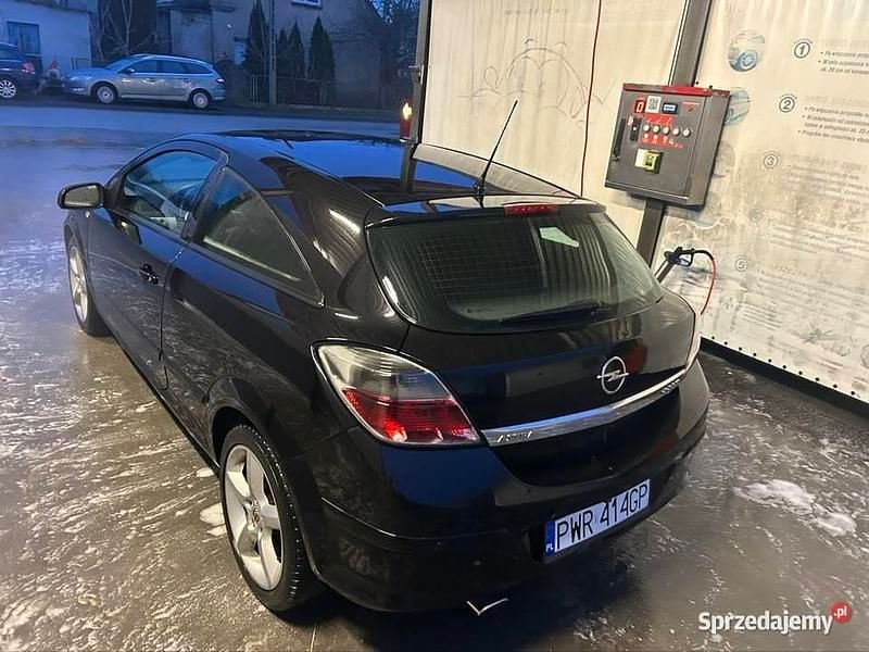 Używany Opel Astra GTC 2009 Czarny Coupe