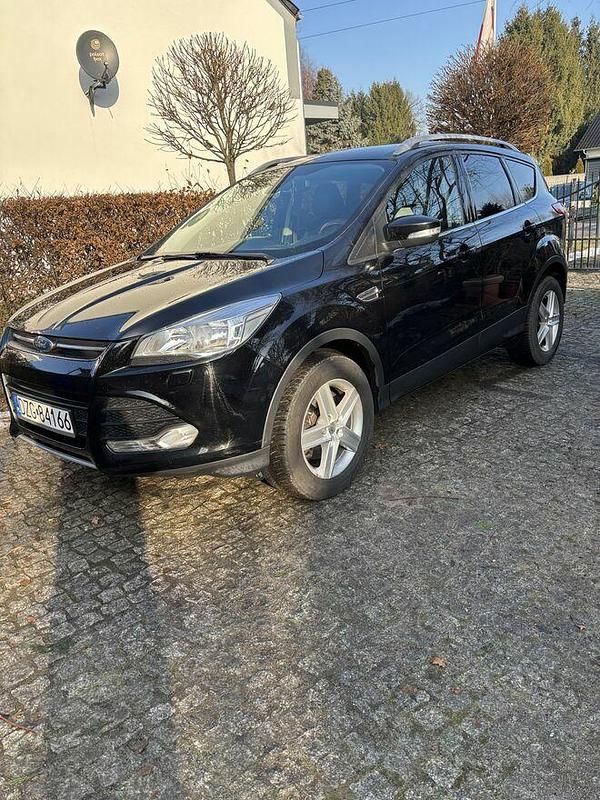 Używany Ford Kuga 2016 Czarny SUV