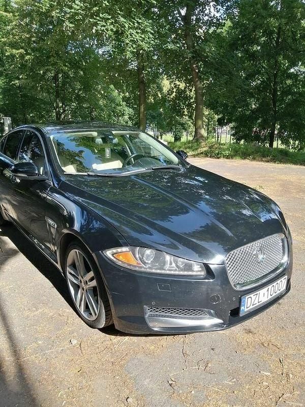 Czarny Używany 2013 Jaguar XF Sedan/Limuzyna | 38 500 zł (Super Cena) - Obraz 1/4
