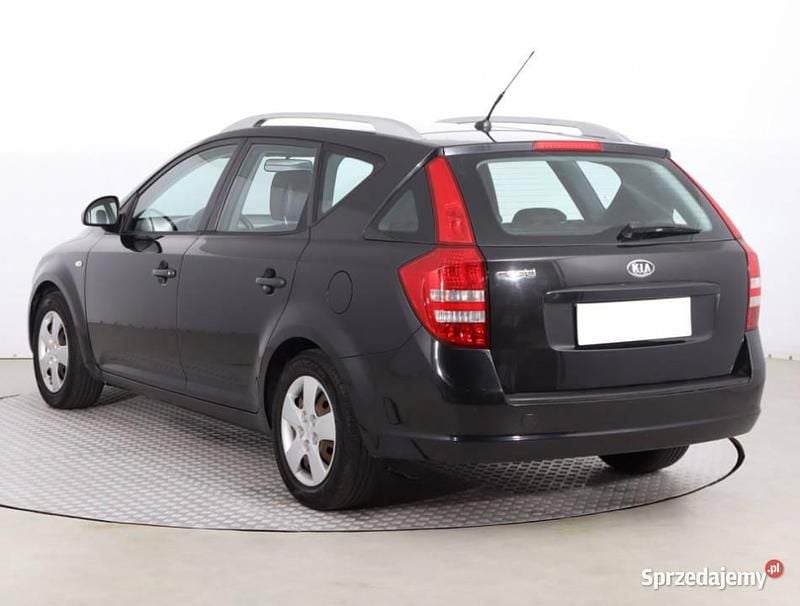 Używany Kia Ceed 109 KM (80 kW) 2009 Czarny Hatchback