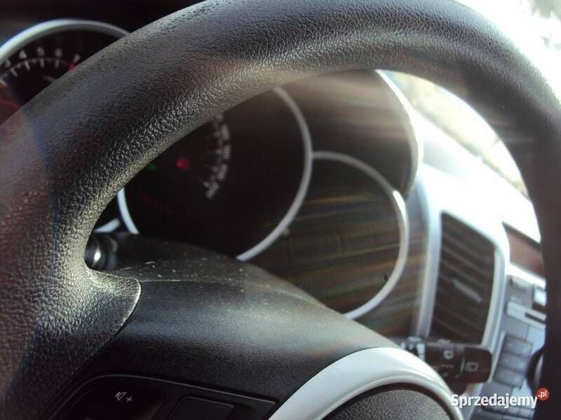 Używany Kia Venga 90 KM (66 kW) 2013 Brązowy Hatchback