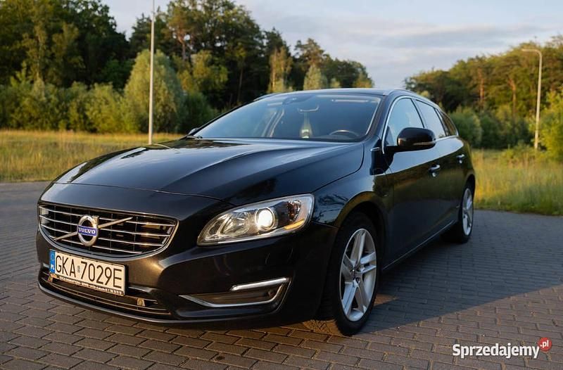 Czarny Używany 2014 Volvo V60 Kombi | 39 900 zł (Dobra cena) - Obraz 1/4
