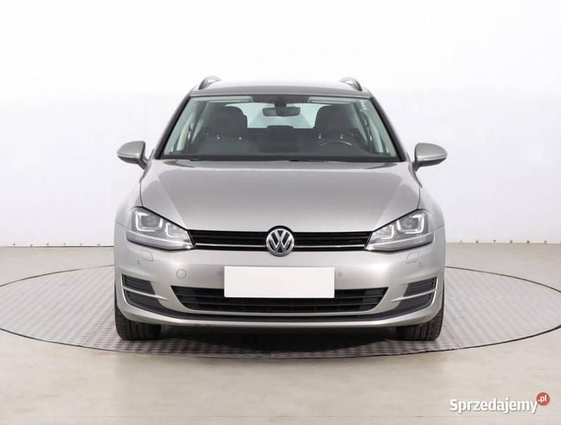 Srebrny Używany 2016 VW Golf VII Kombi | 43 999 zł (Uczciwa cena) - Obraz 1/4