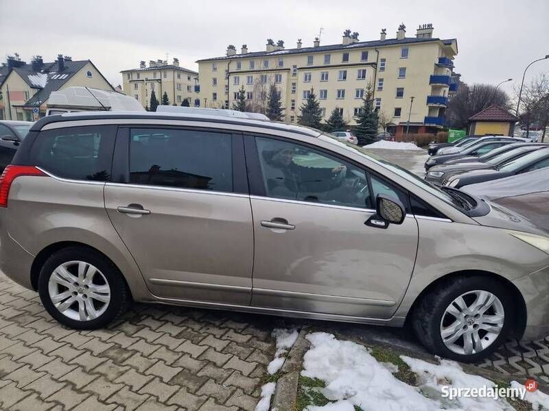 Używany 2011 Peugeot 5008 Minivan | 18 500 zł - Obraz 1/3