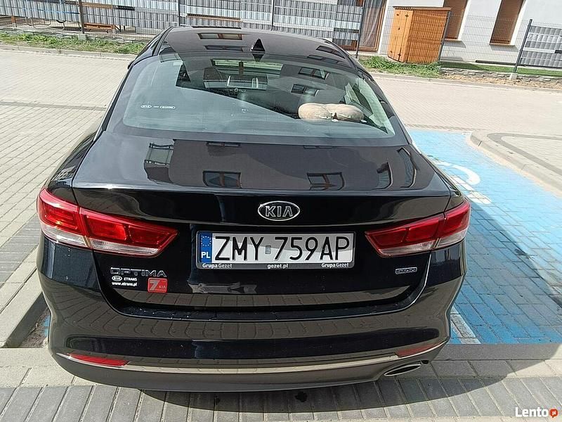 Używany Kia Optima 141 KM (103 kW) 2016 Czarny Sedan/Limuzyna
